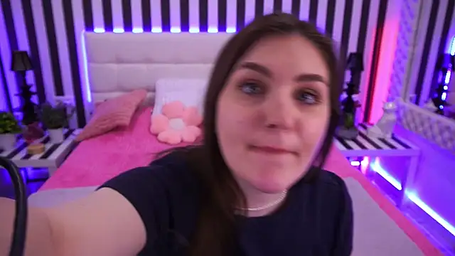 EmmyCharmm online show from 04.07.26