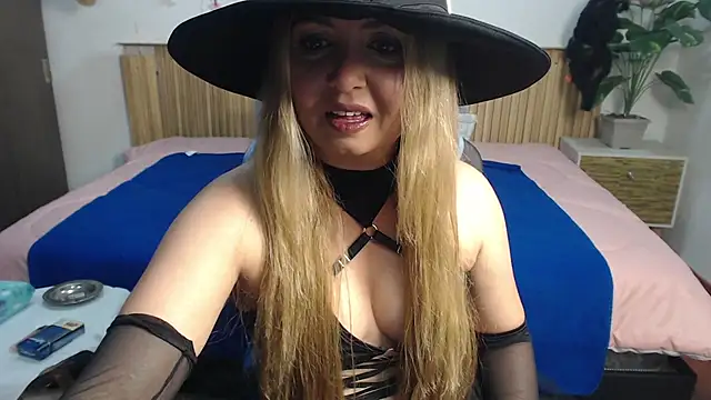 Snapshot of rose_meyer chatting on 10.31.25 rose meyer online show from 10.31.25