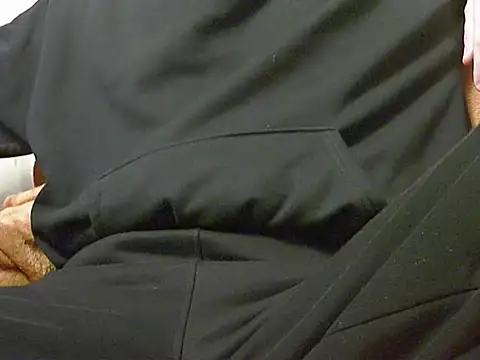 wirytynum online show from 11.26.25