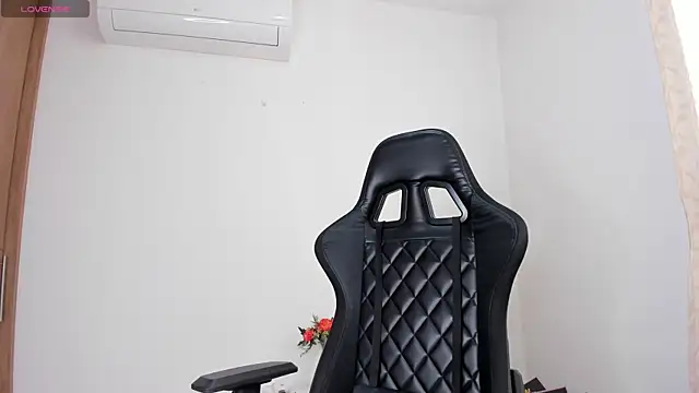 amara falcon online show from 11.21.25