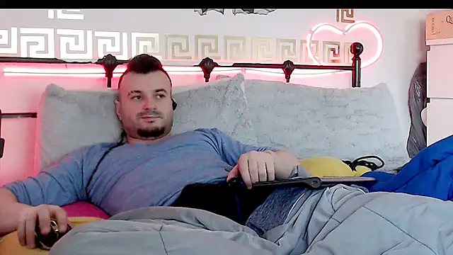 Snapshot of erotico69xxx chatting on 09.24.25 erotico69xxx online show from 09.24.25