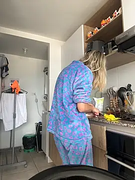 Ameellie online show from 09.18.25