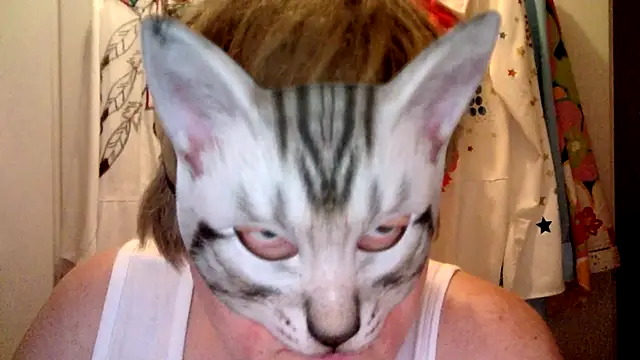 Snapshot of Sigorius chatting on 01.04.25 Sigorius online show from 01.04.25