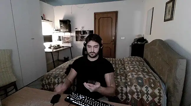 Alexox02 online show from 12.20.24