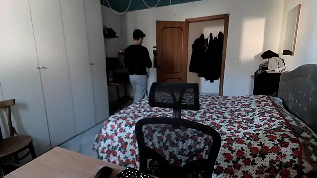 Alexox02 online show from 01.04.25