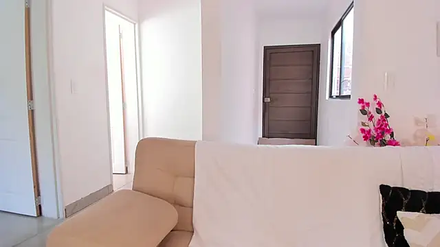 Snapshot of Alaia_Ferrer_ chatting on 11.09.25 Alaia Ferrer online show from 11.09.25