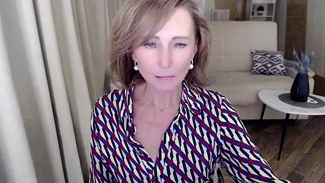 Snapshot of HornyMilf_777 chatting on 01.14.25 HornyMilf 777 online show from 01.14.25