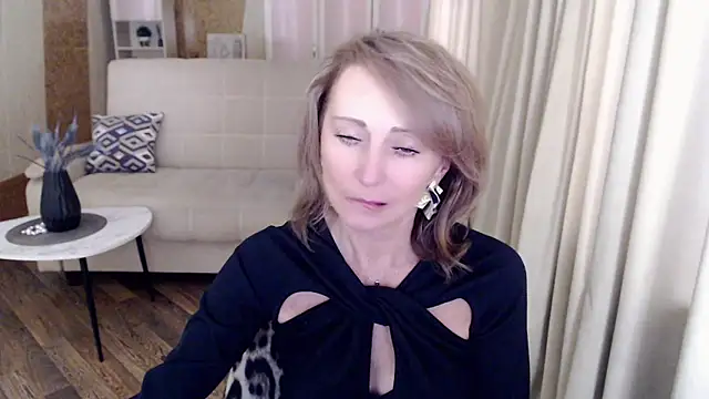 Snapshot of HornyMilf_777 chatting on 01.15.25 HornyMilf 777 online show from 01.15.25