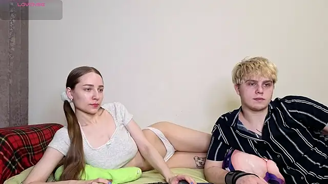 Emily and Ilumi online show from 02.15.26