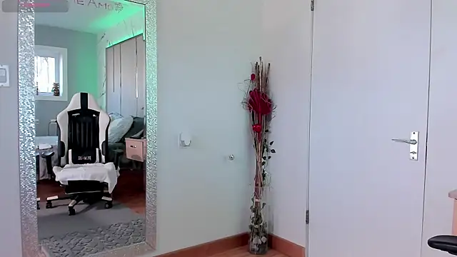 Snapshot of Jadeh_Williams02 chatting on 03.09.25 Jadeh Williams02 online show from 03.09.25