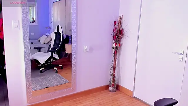 Snapshot of Jadeh_Williams02 chatting on 10.01.25 Jadeh Williams02 online show from 10.01.25