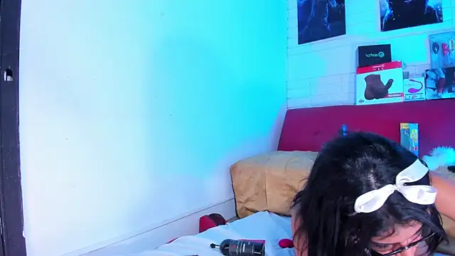 Snapshot of Alahia_Rodriguez chatting on 03.15.25 Alahia Rodriguez online show from 03.15.25