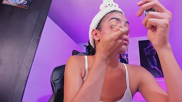 Snapshot of Alahia_Rodriguez chatting on 11.01.25 Alahia Rodriguez online show from 11.01.25