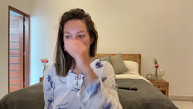 Nelly Fischer online show from 09.27.25