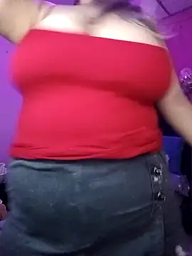 Snapshot of EllisW8 chatting on 11.01.25 EllisW8 online show from 11.01.25