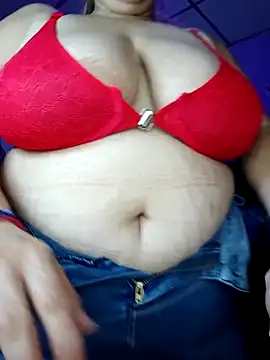 Snapshot of EllisW8 chatting on 11.12.25 EllisW8 online show from 11.12.25