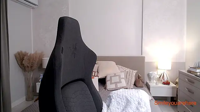 Smileyouarehere online show from 09.23.25