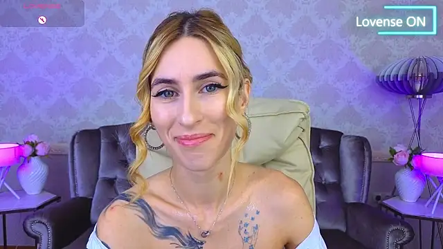 Snapshot of Sexy_Lava chatting on 09.18.25 Sexy Lava online show from 09.18.25