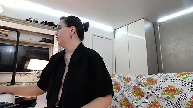 ILoveToFeelU online show from 11.24.25