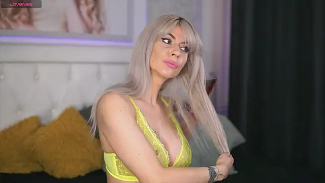 Adelyn Chase online show from 12.19.24