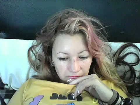 Snapshot of Paulita_x3 chatting on 01.11.25 Paulita x3 online show from 01.11.25