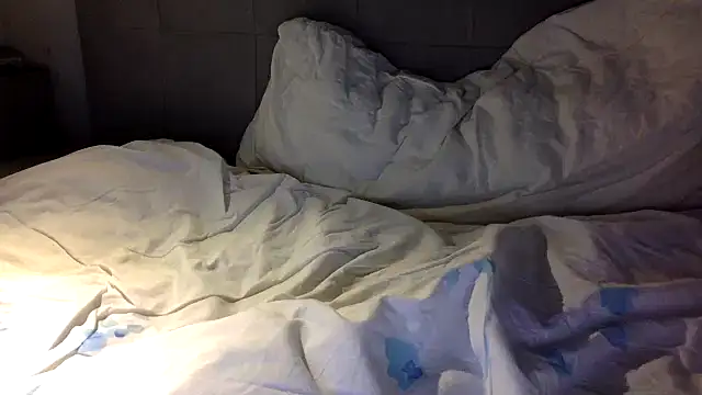 Snapshot of enty-y chatting on 03.15.25 enty-y online show from 03.15.25