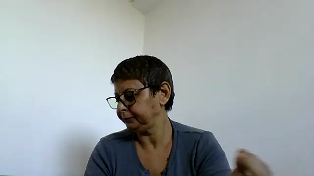 roseblak42 online show from 10.19.25