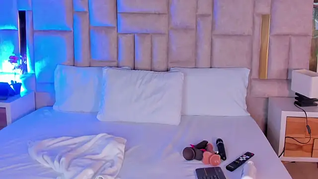 Miss Abigail  online show from 12.05.25