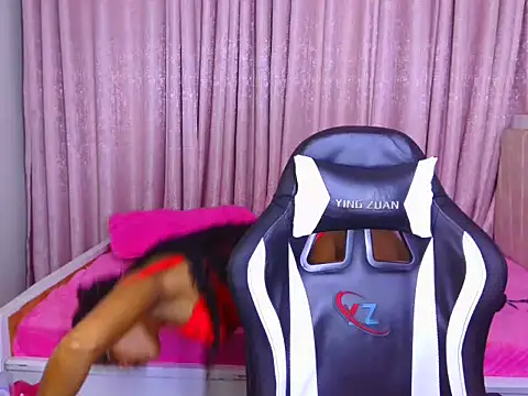 Snapshot of Pretty-shally chatting on 02.08.26 Pretty-shally online show from 02.08.26