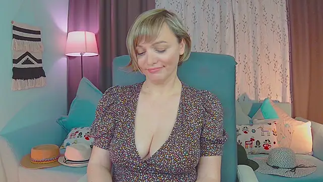 NandiSmile online show from 02.28.25