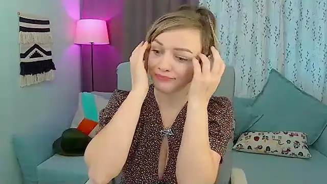 NandiSmile online show from 10.18.25