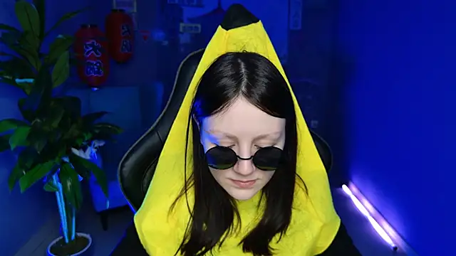 Snapshot of VeliraBraitberg chatting on 12.25.24 VeliraBraitberg online show from 12.25.24