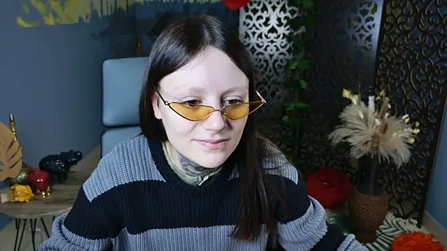 Snapshot of VeliraBraitberg chatting on 12.27.24 VeliraBraitberg online show from 12.27.24