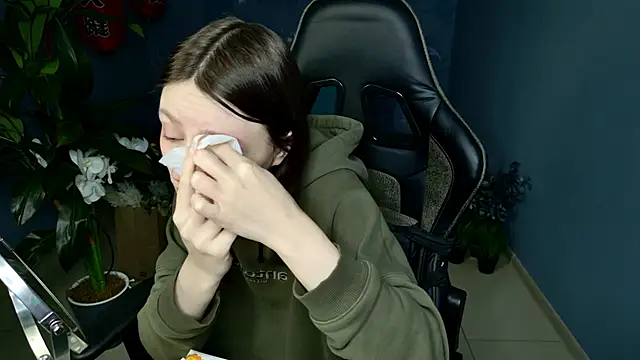 Snapshot of VeliraBraitberg chatting on 03.23.25 VeliraBraitberg online show from 03.23.25