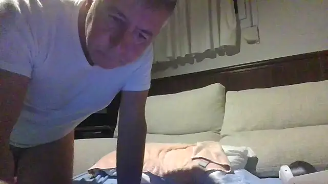 Snapshot of fransexdol chatting on 12.19.24 fransexdol online show from 12.19.24