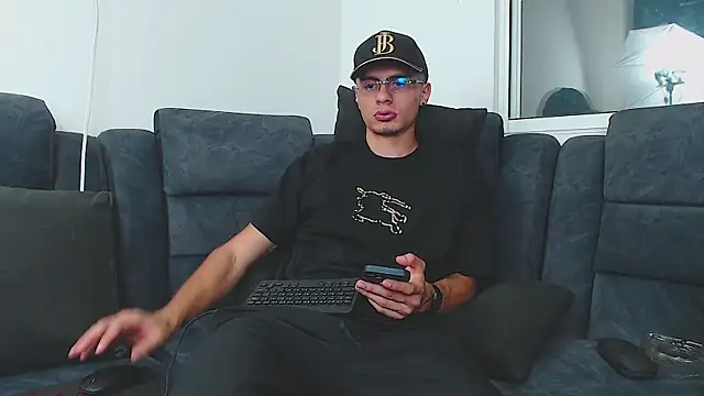 Snapshot of Stiven_CL chatting on 02.25.25 Stiven CL online show from 02.25.25