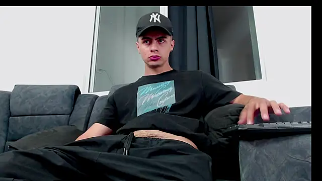 Snapshot of Stiven_CL chatting on 09.18.25 Stiven CL online show from 09.18.25