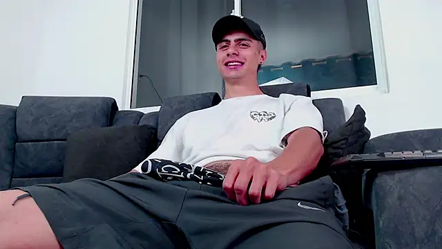 Snapshot of Stiven_CL chatting on 09.20.25 Stiven CL online show from 09.20.25