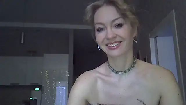 ZarinaSwift online show from 12.19.25