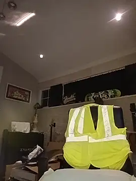 Snapshot of Hotbodyscottie chatting on 11.14.25 Hotbodyscottie online show from 11.14.25