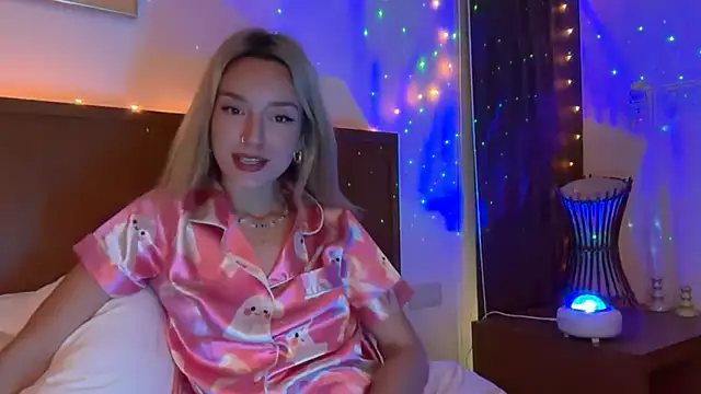 SirenaBelle online show from 11.22.25