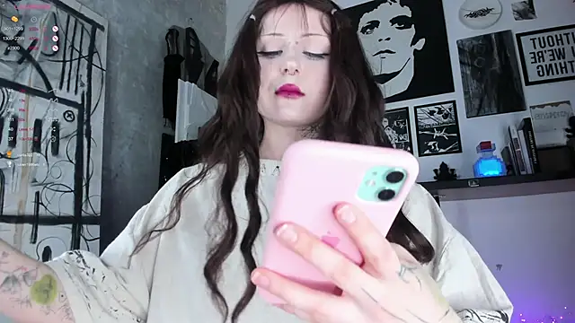 Snapshot of little_grinch666 chatting on 12.27.24 little grinch666 online show from 12.27.24