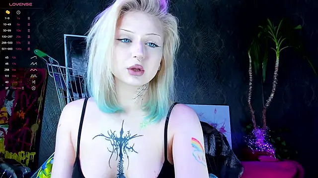 Snapshot of little_grinch666 chatting on 01.23.25 little grinch666 online show from 01.23.25