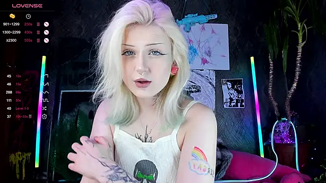 Snapshot of little_grinch666 chatting on 02.27.25 little grinch666 online show from 02.27.25