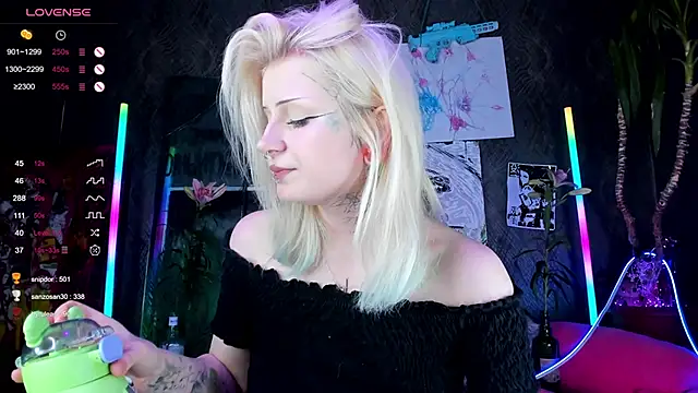 Snapshot of little_grinch666 chatting on 03.03.25 little grinch666 online show from 03.03.25