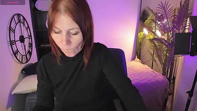 ZoeEast online show from 10.22.25