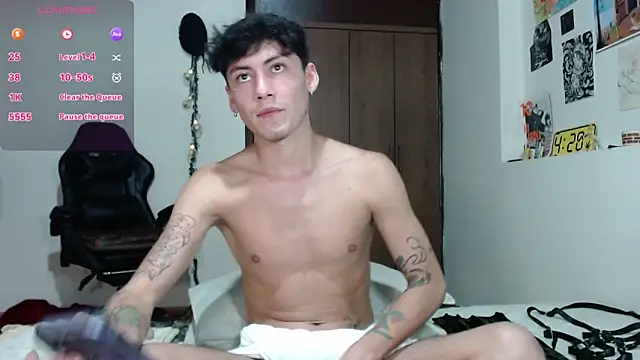 Snapshot of Amahd696 chatting on 12.17.25 Amahd696 online show from 12.17.25