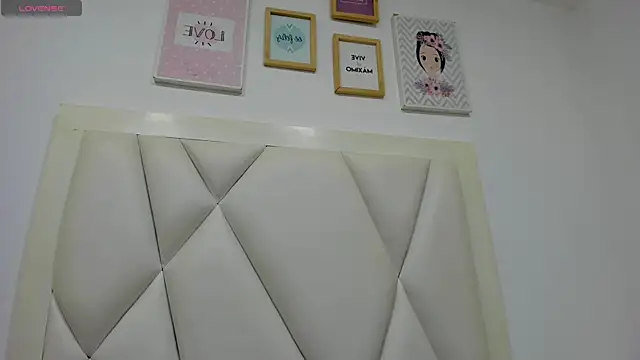 atilanadiaz7 online show from 02.12.26