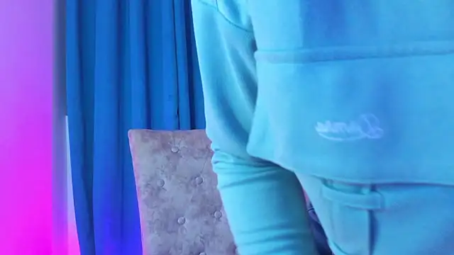 Snapshot of Camila_Coxx chatting on 01.08.25 Camila Coxx online show from 01.08.25