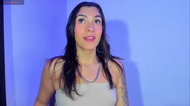 Snapshot of Camila_Coxx chatting on 02.15.25 Camila Coxx online show from 02.15.25